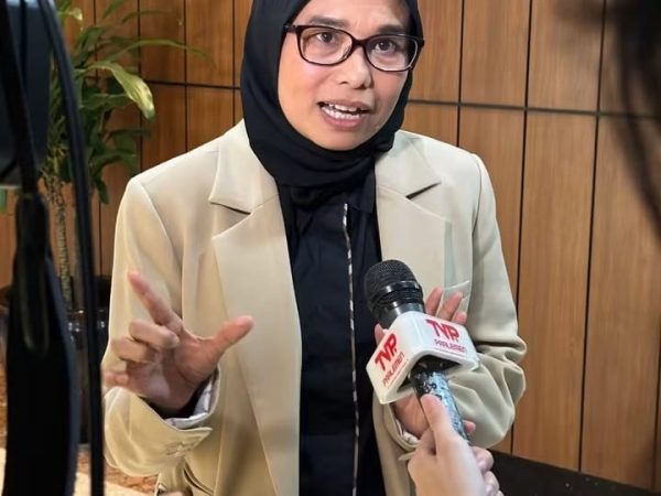 Anggota DPR RI Neng Eem Marhamah Zulfa Hiz Gencarkan Literasi Keuangan dan Program Sanitasi di Pesantren